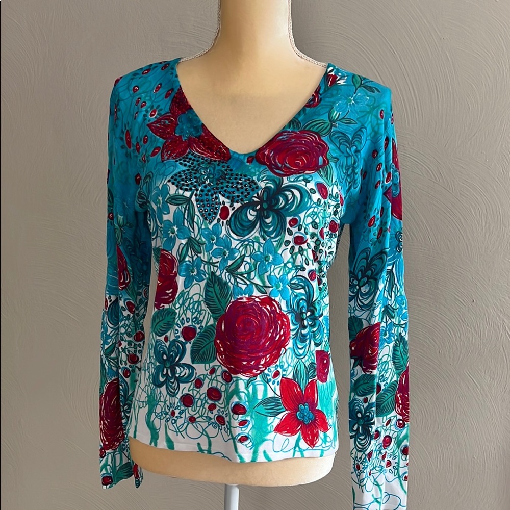 Floral V-Neck Women's Top - Blue and Red